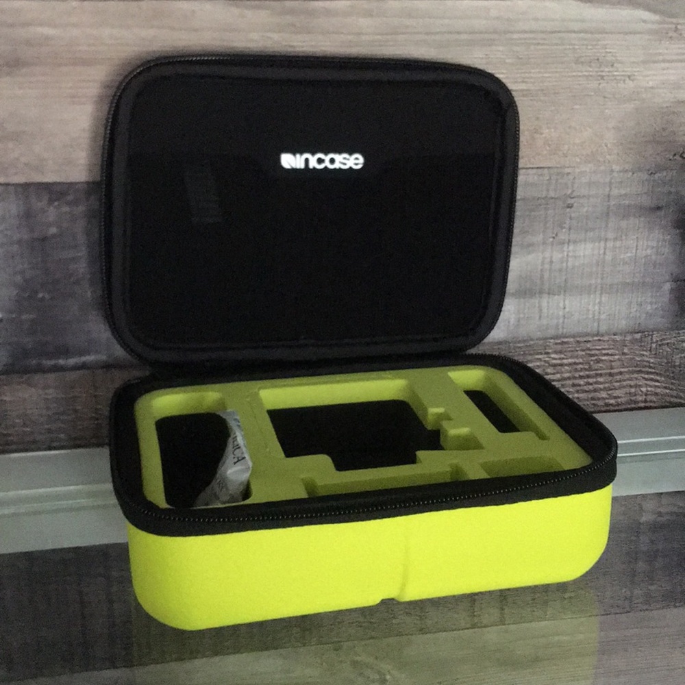 ❤️NEW!!!❤️ Incase GoPro Hero 3 and Hero 4.